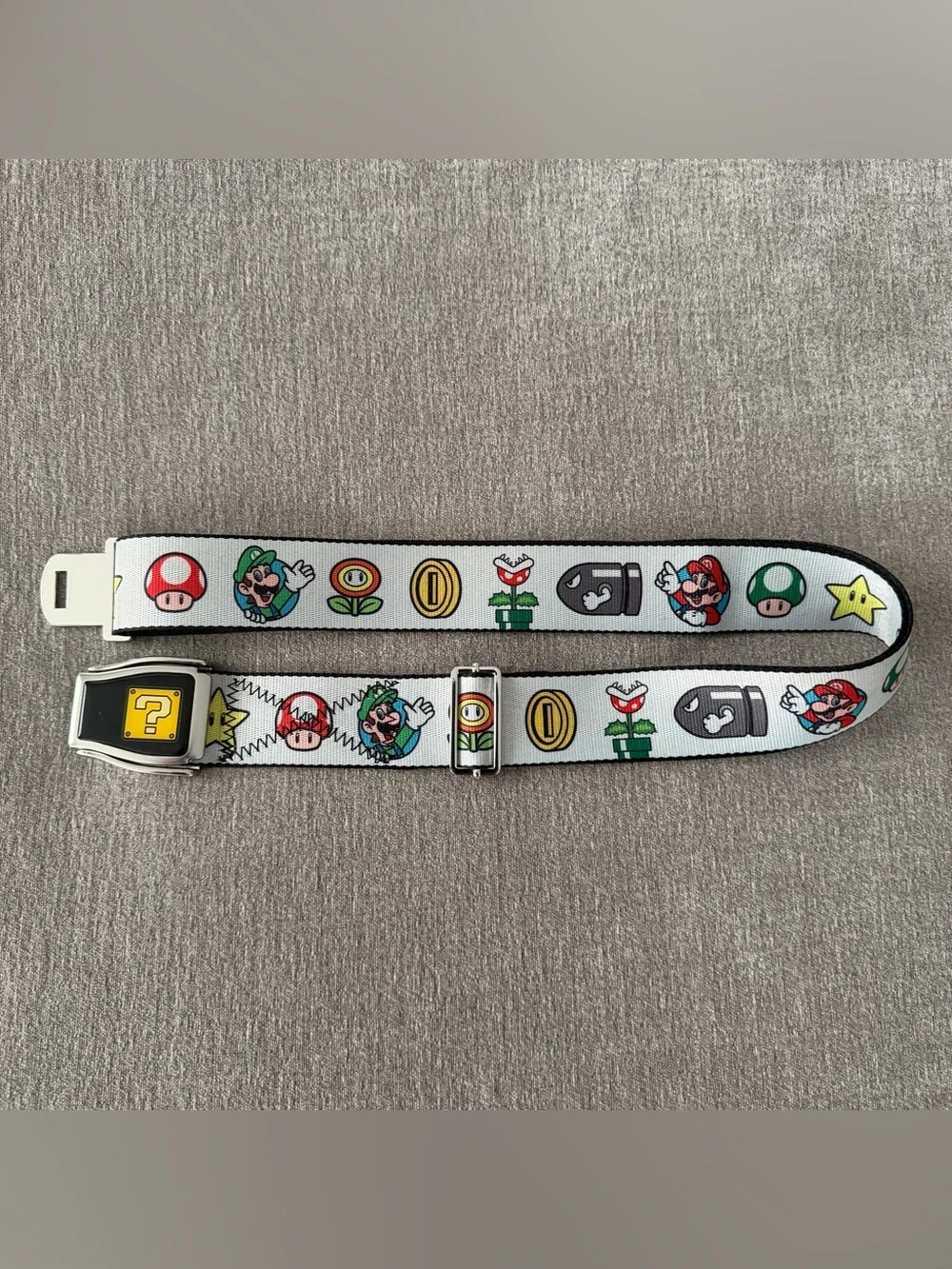 Nintendo Super Mario Seatbelt Belt Bioworld Crosscheck Flightbelt OS